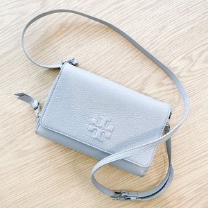 Tory Burch Thea Flat Wallet Crossbody French gray